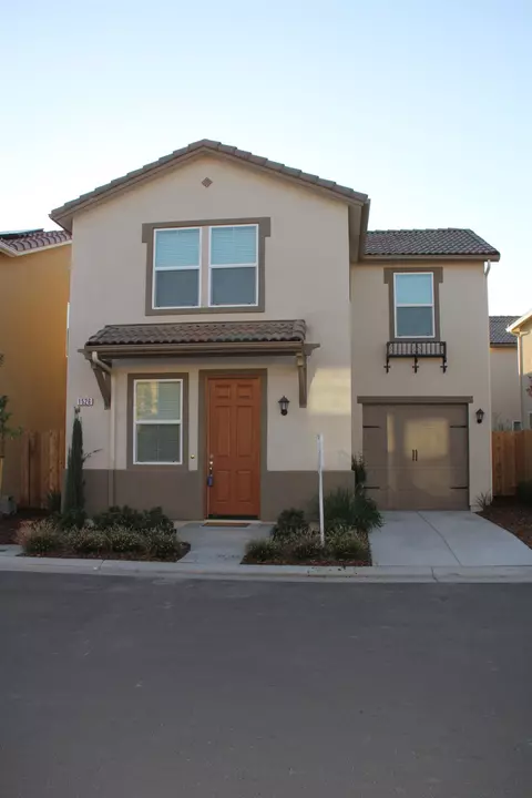 1526 N Piccadilly Ln, Clovis, CA 93619 photo 1