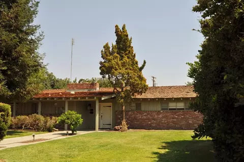 209 Hilton St, Madera, CA 93637 photo 1