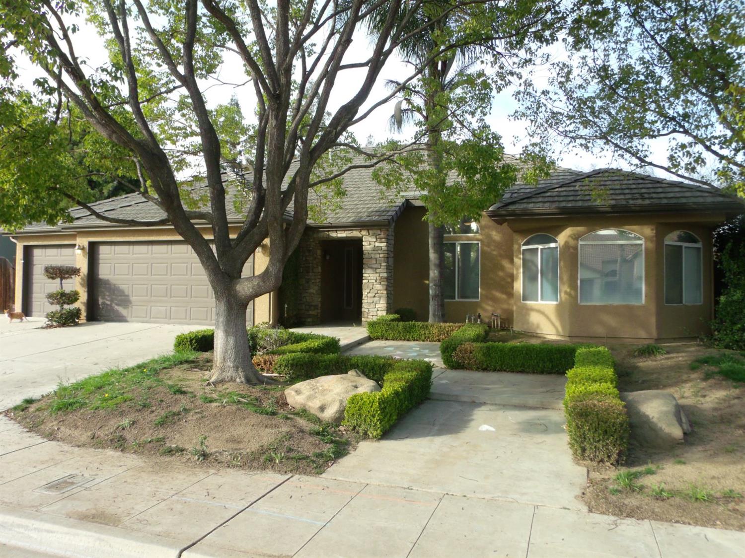651 W Birch Ave, Clovis, CA 93611 photo 1