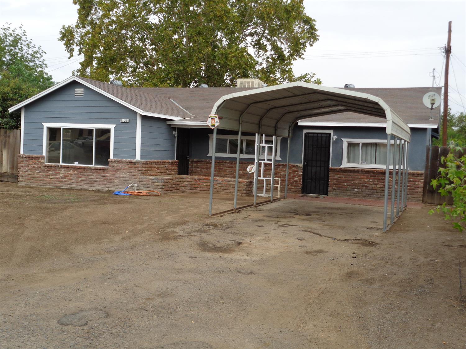 1125 Garfield Ave, Madera, CA 93638 photo 1