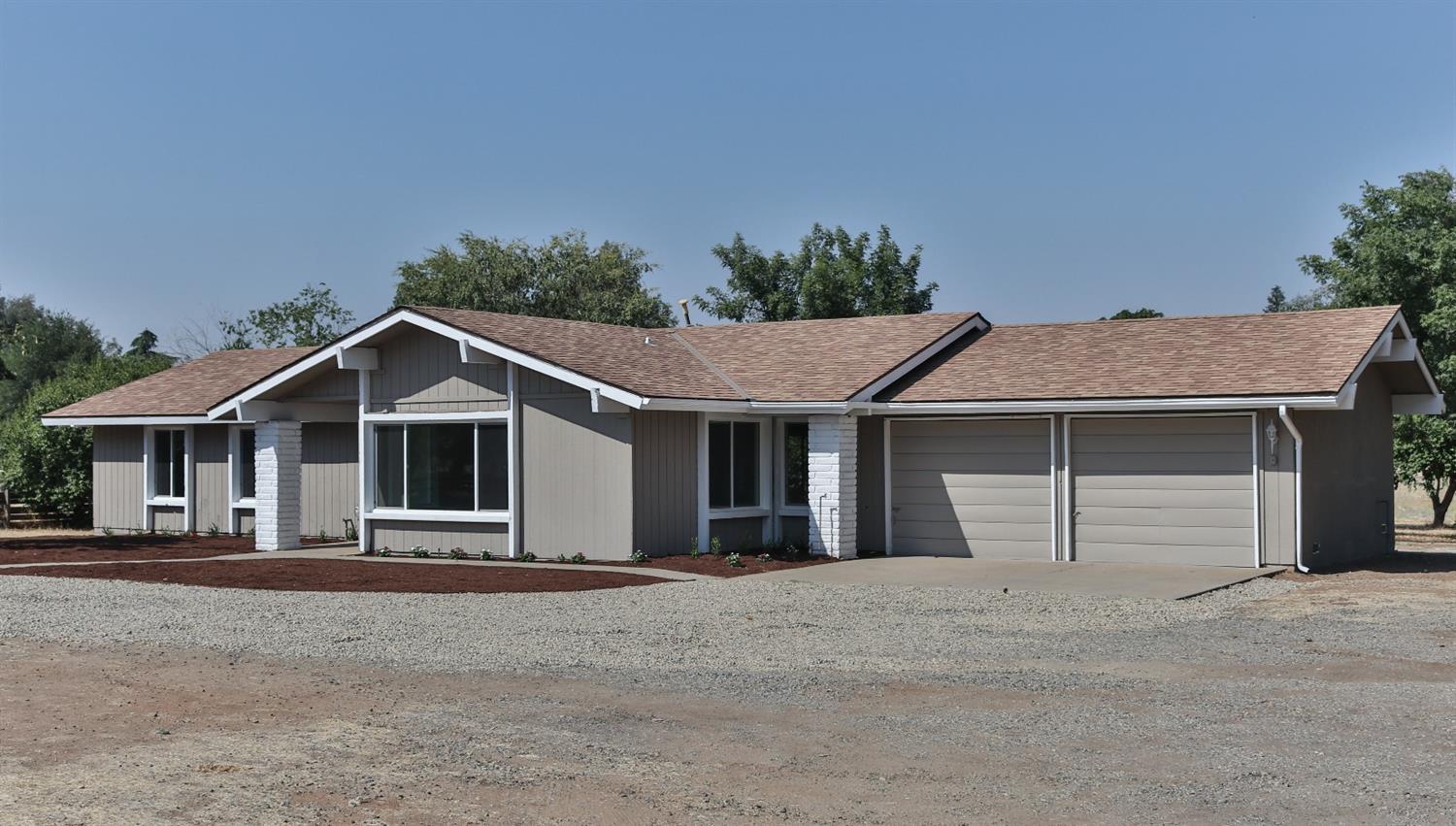8737 N Madsen Ave, Clovis, CA 93619 photo 1