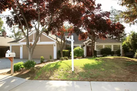 384 Gateway Ave, Clovis, CA 93612 photo 1