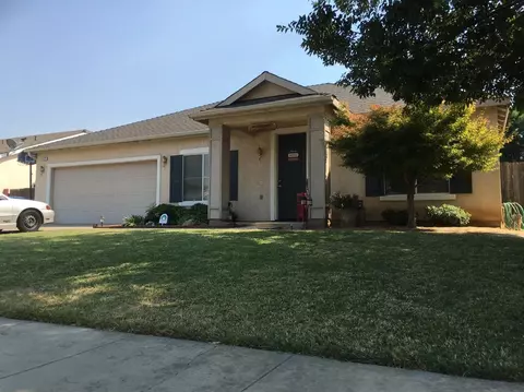 2737 Holt Ave, Sanger, CA 93657 photo 1