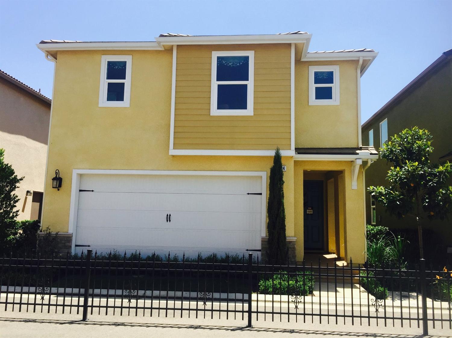 3749 Euphoria Pl, Clovis, CA 93619 photo 1