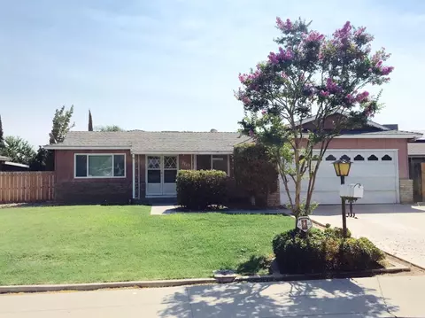 110 S Olive St, Lemoore, CA 93245 photo 1