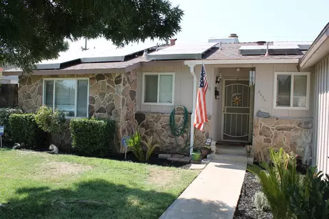 2434 Woodworth Ave, Clovis, CA 93612 photo 1