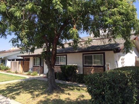 611 W Ashlan Ave, Clovis, CA 93612 photo 1