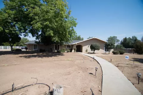 11516 Escalon Ave, Clovis, CA 93619 photo 1