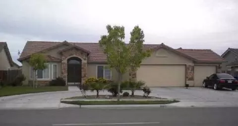 343 S Westberry Blvd, Madera, CA 93637 photo 1