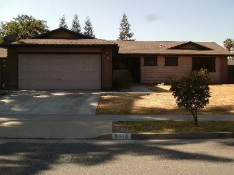 2013 E Alpine Ave, Tulare, CA 93274 photo 1