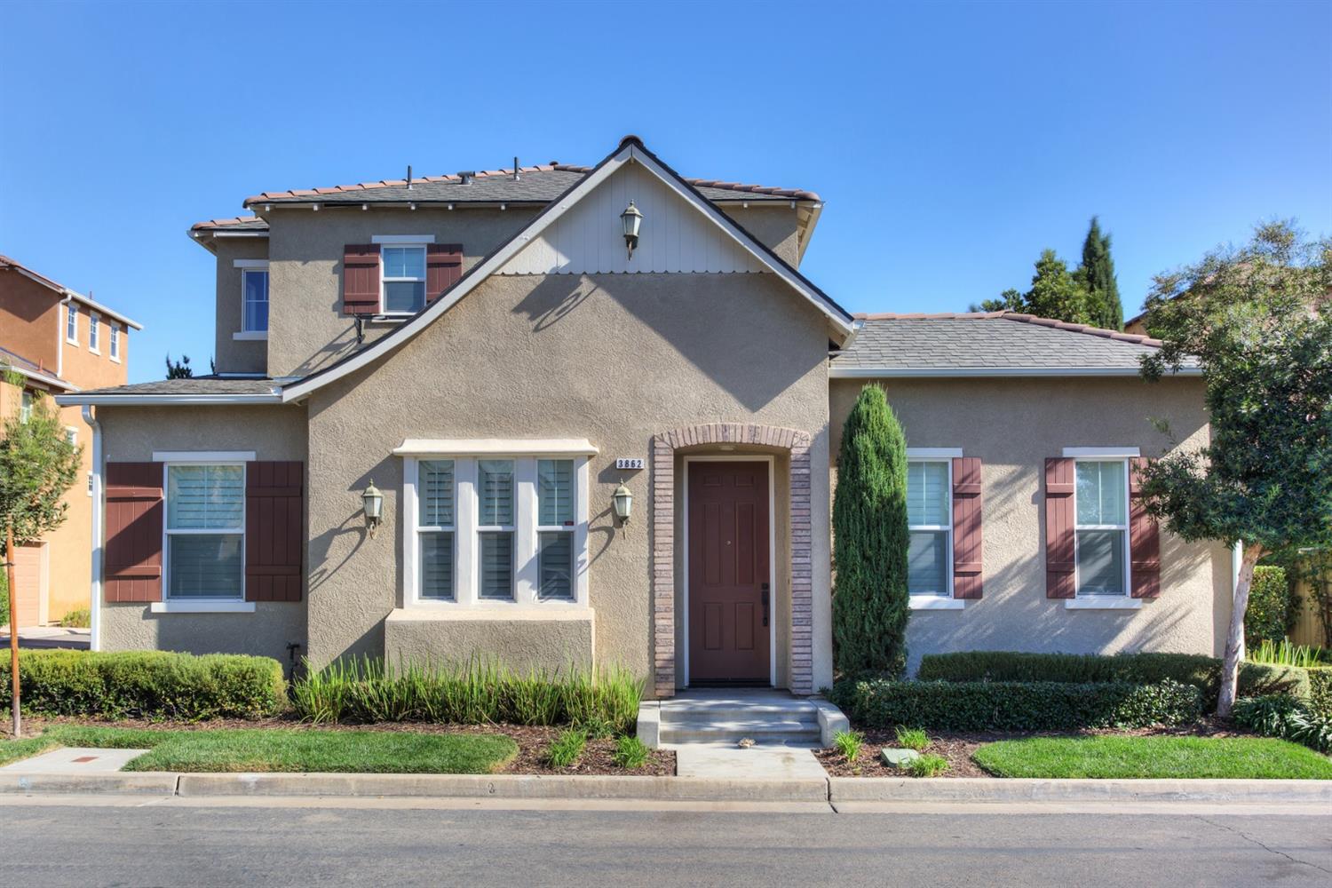 3862 Trenton Ln, Clovis, CA 93619 photo 1