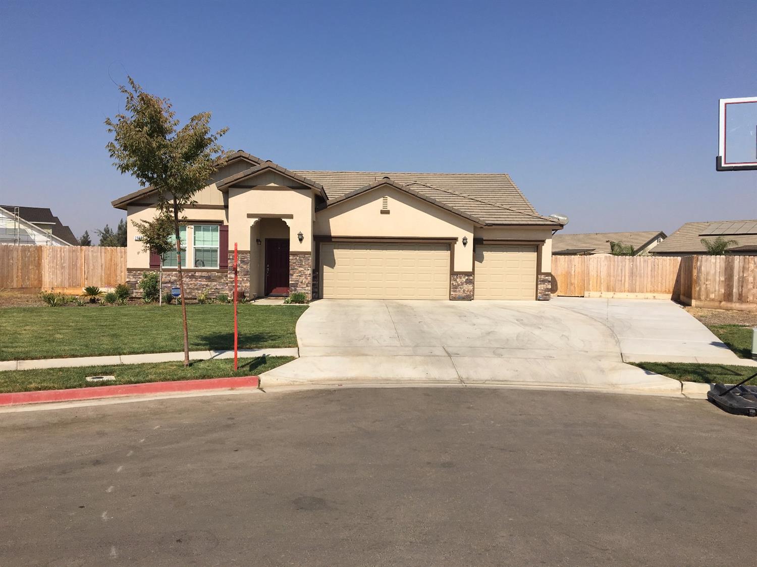 2980 Jenni Ct, Sanger, CA 93657 photo 1