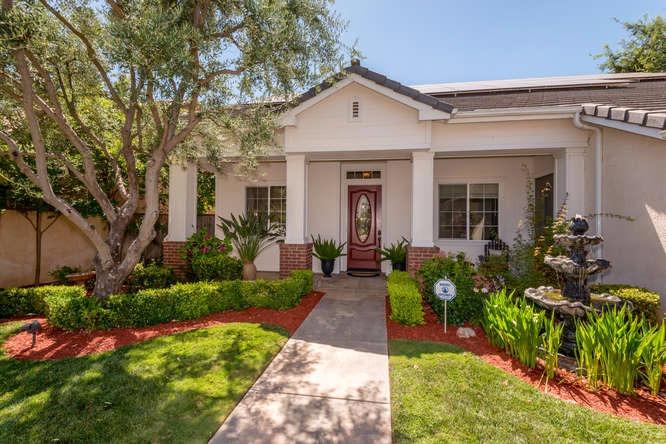 1968 N Blackwood Ave, Clovis, CA 93619 photo 1