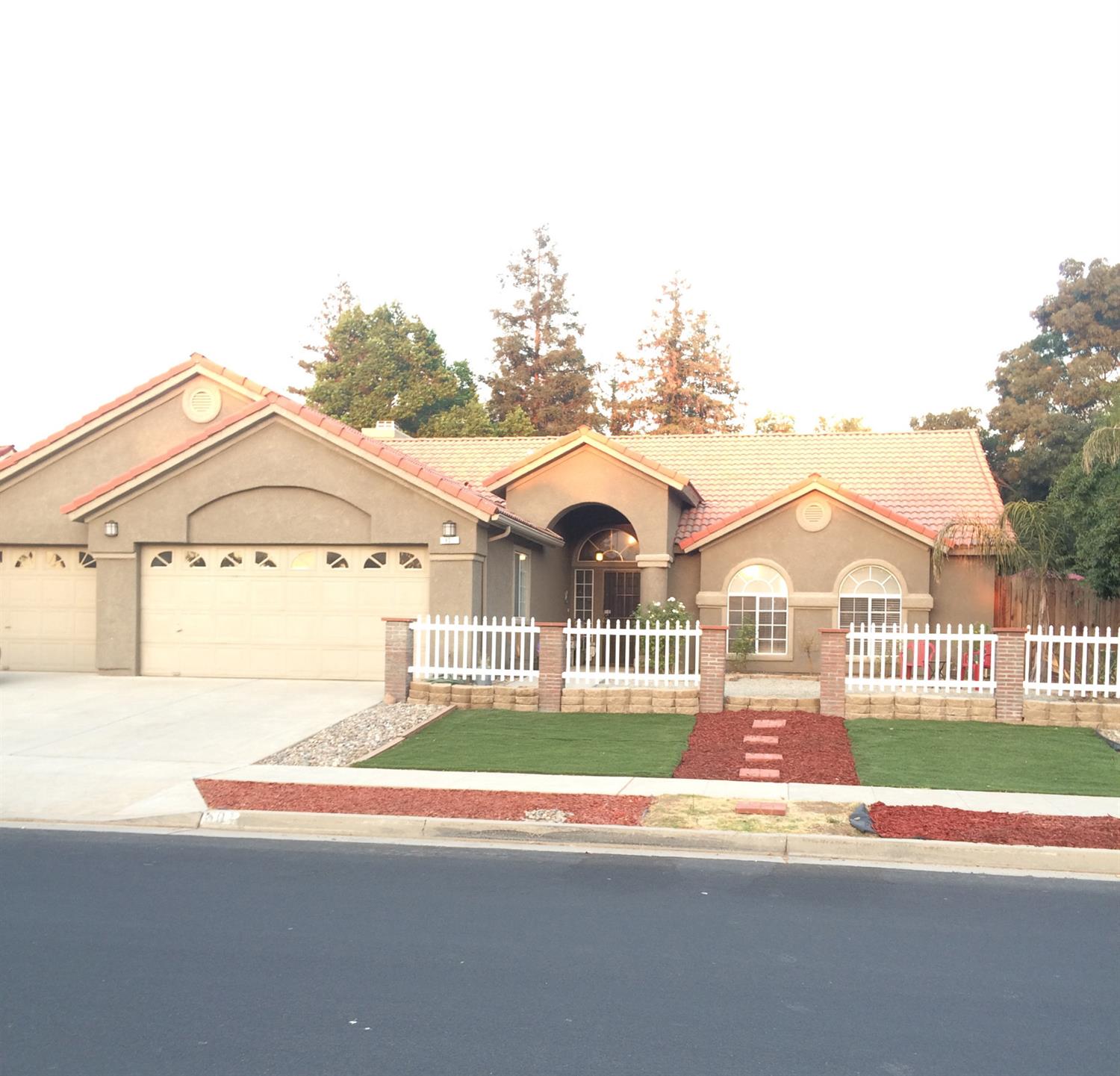 801 N Fordham Ave, Clovis, CA 93611 photo 1