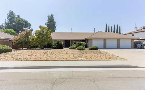 995 E Goble Ave, Fowler, CA 93625 photo 1