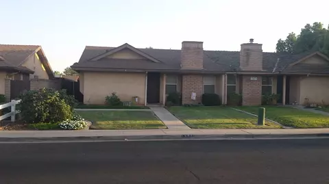 1306 E North Way, Dinuba, CA 93618 photo 1