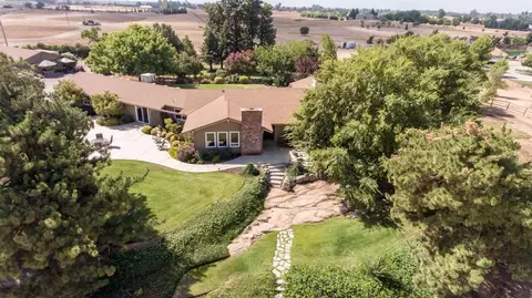 14523 E Shaw Ave, Sanger, CA 93657 photo 1