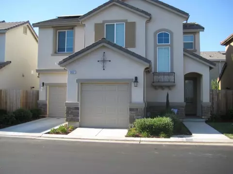 3037 Roche Ln, Clovis, CA 93619 photo 1
