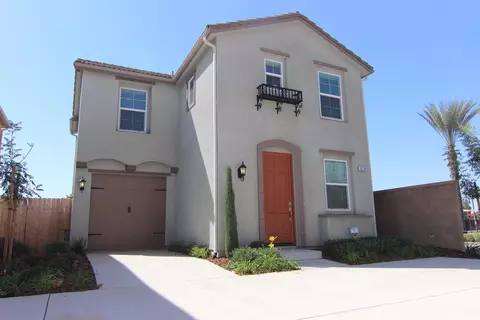 1570 N Encoure Way, Clovis, CA 93619 photo 1