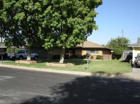 1121 Merced St, Madera, CA 93638 photo 1