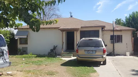 921 Cutting St, Madera, CA 93638 photo 1