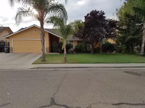 1035 Post St, Sanger, CA 93657 photo 1