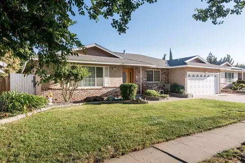 3230 E Sample Ave, Fresno, CA 93710 photo 1