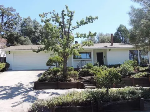 40731 Goldside Dr, Oakhurst, CA 93644 photo 1