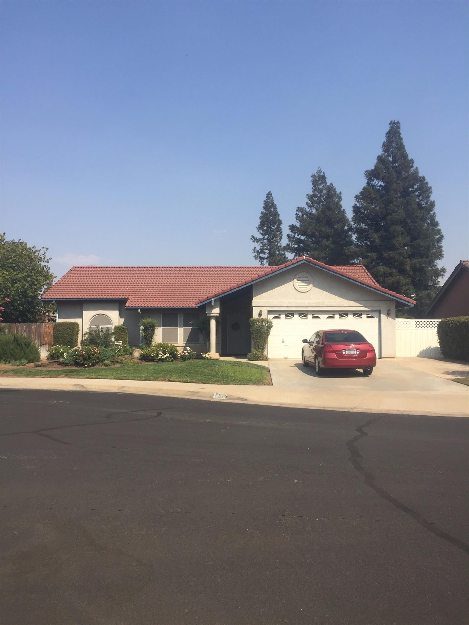 751 Whittier Ave, Clovis, CA 93611 photo 1