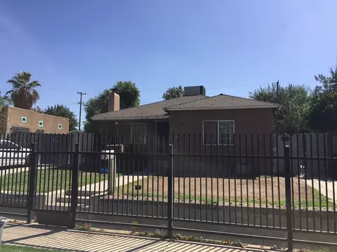 3020 E Grant Ave, Fresno, CA 93701 photo 1