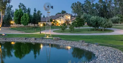12527 Auberry Rd, Clovis, CA 93619 photo 1
