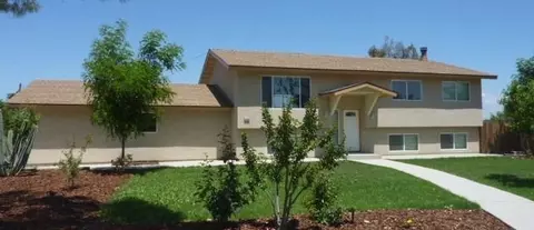 25585 Lynn Pl, Madera, CA 93638 photo 1