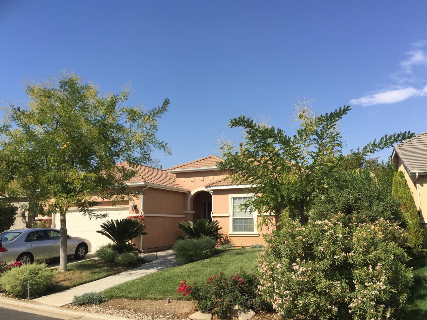 10822 E Clearwater Way, Clovis, CA 93619 photo 1