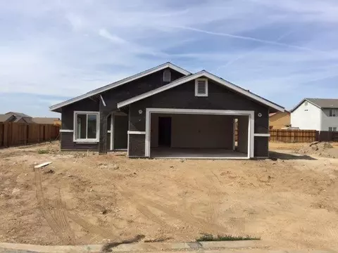 84 Monarch Rd, Madera, CA 93638 photo 1