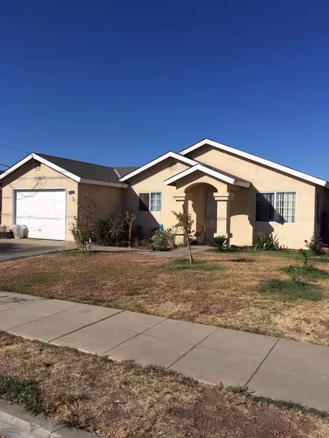 416 Hull Ave, Madera, CA 93638 photo 1