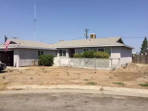 1992 E Sunset Ave, Tulare, CA 93274 photo 1