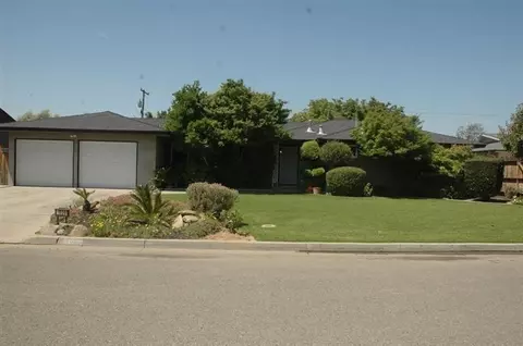 1028 Pierce Dr, Clovis, CA 93612 photo 1