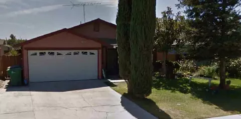 906 Sierras Ln, Firebaugh, CA 93622 photo 1