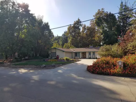 303 Wilderness Dr, Sanger, CA 93657 photo 1
