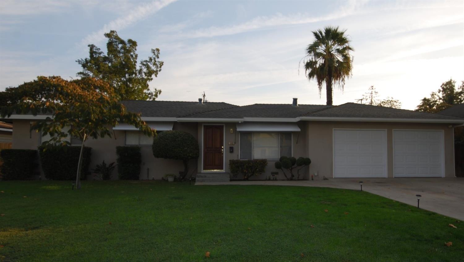 940 E St, Reedley, CA 93654 photo 1