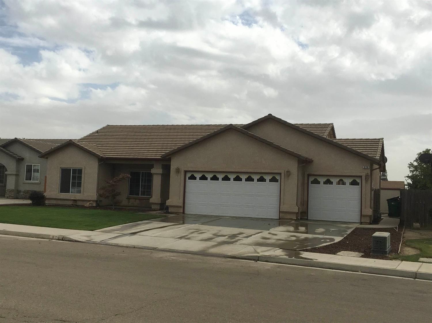 979 Maple Ave, Fowler, CA 93625 photo 1