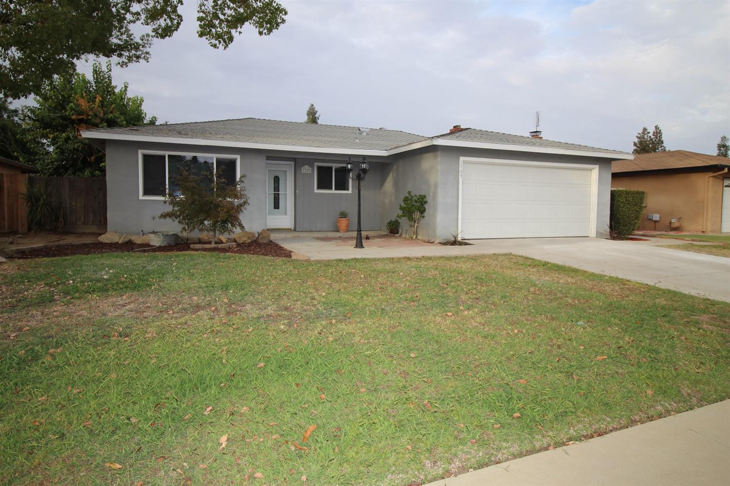 1703 Hampton Ave, Clovis, CA 93611 photo 1