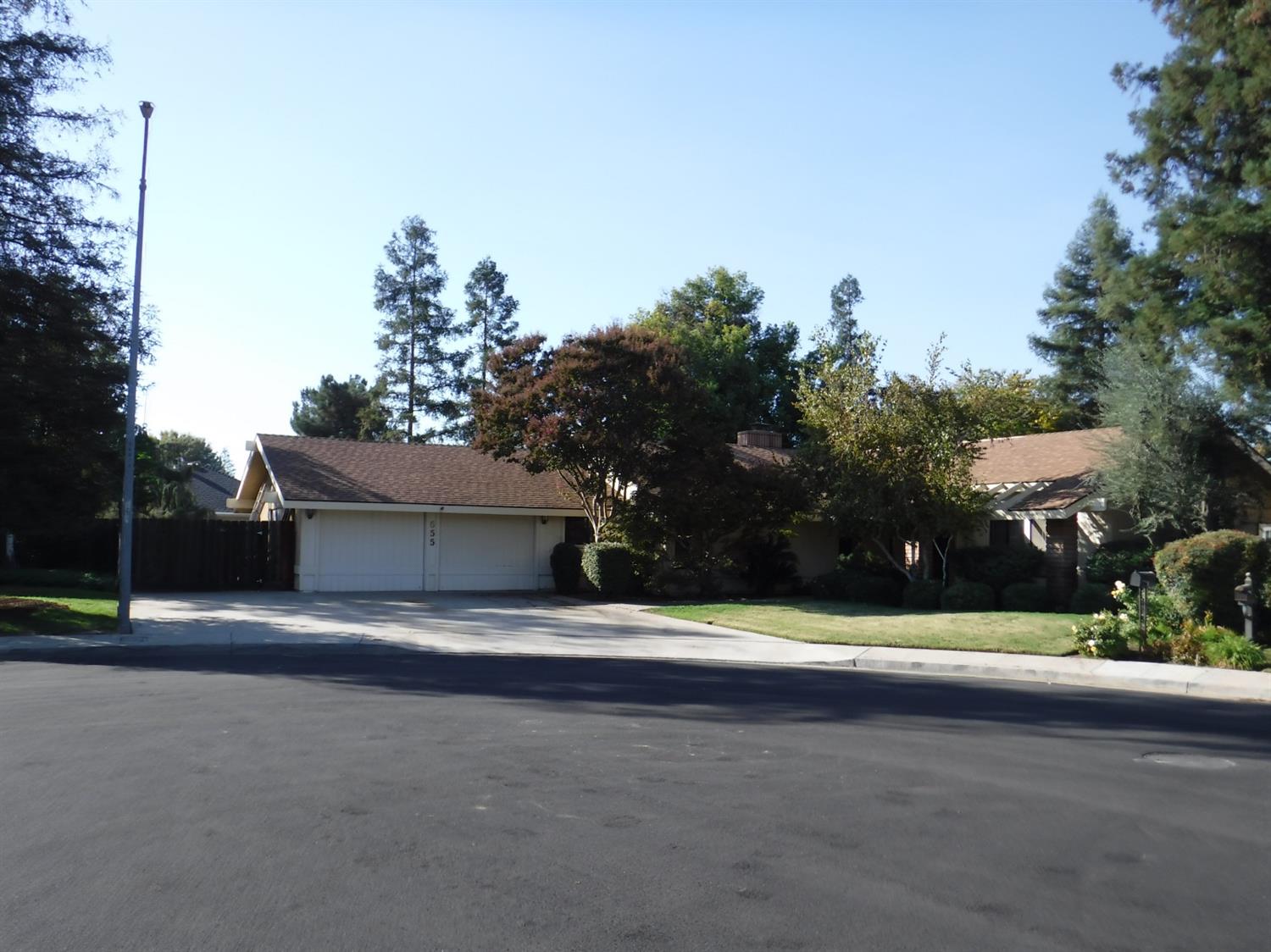 655 W Stuart Ave, Clovis, CA 93612 photo 1