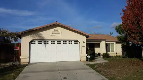 240 S Kenneth Ave, Kerman, CA 93630 photo 1