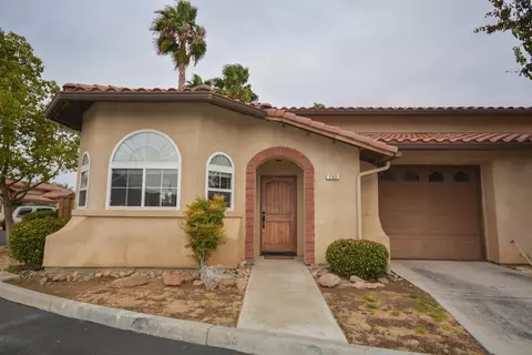162 S Granada Ave, Madera, CA 93637 photo 1
