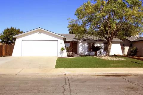 1623 Norwich Ave, Clovis, CA 93611 photo 1