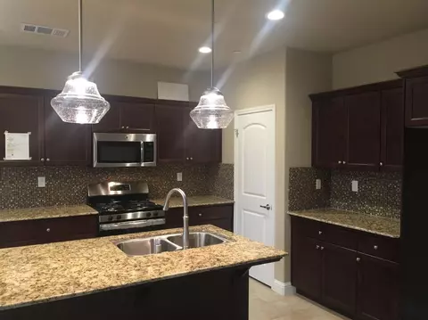 3469 Park Ave, Clovis, CA 93611 photo 1