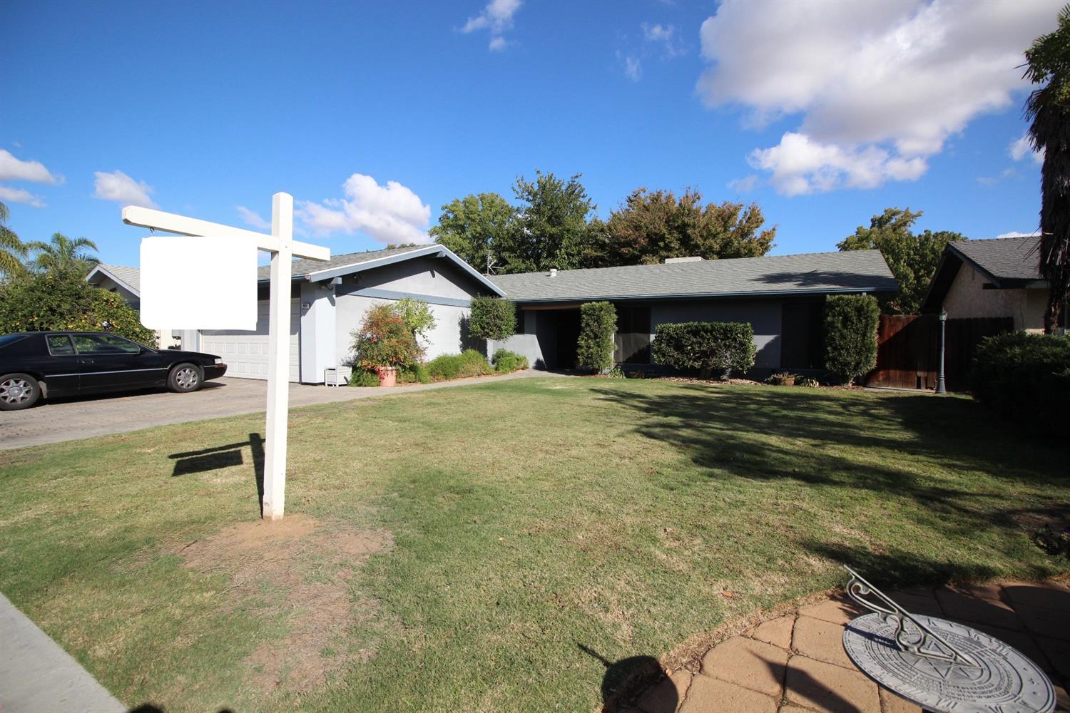 923 Purdue Ave, Clovis, CA 93611 photo 1