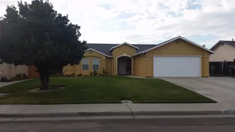 551 Lum Dr, Kerman, CA 93630 photo 1