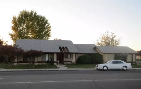 501 S 19th Ave, Lemoore, CA 93245 photo 1